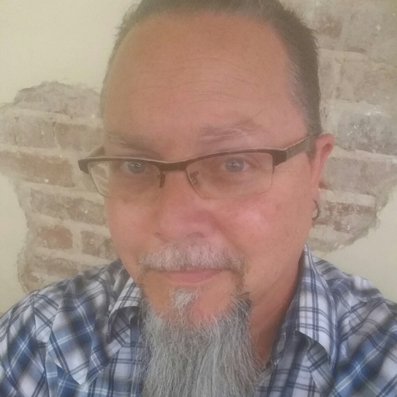 Meet Poshinator, Larry Thacker - Picture 3 of 5